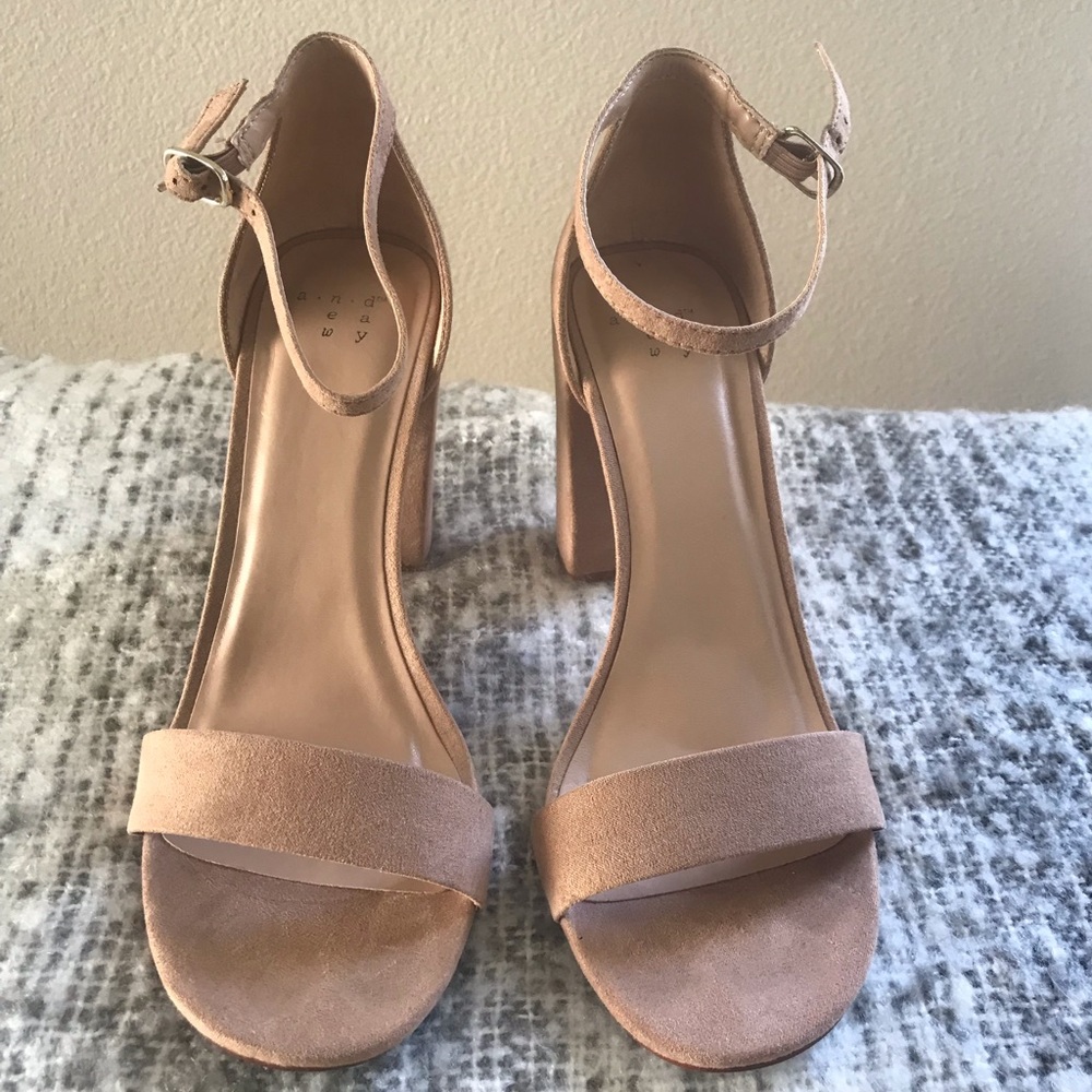 Taupe heals